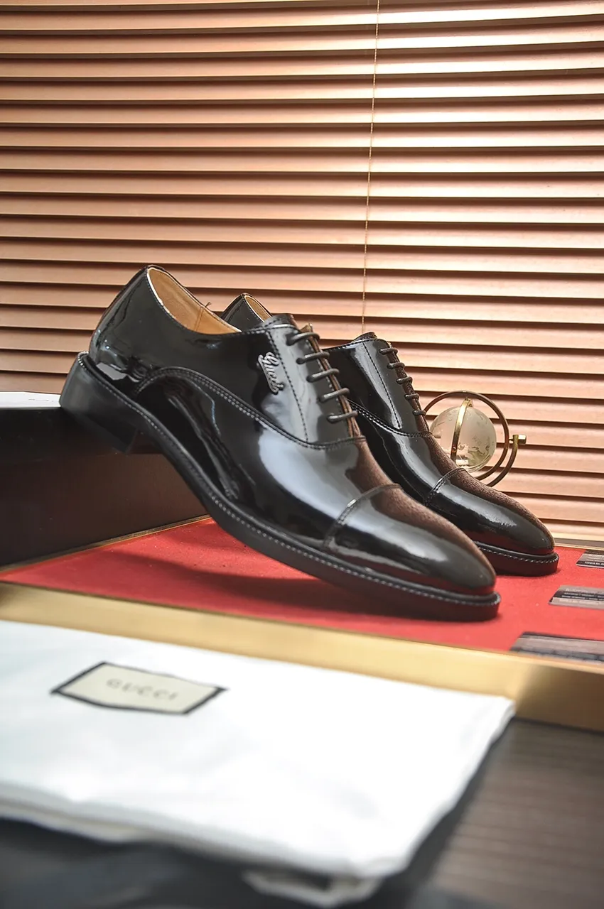 Men's shoes💰500💶Italy's top luxury men's shoe giant (GUCCI) (Gucci) (full cowhide lining) new arrival🍃Original European style🔰 Pleasant to the eye😍In order to make the shoes more durable and non-deformable🌀The production continues to follow traditional methods but there is still no lack of innovation💪Choose original sheepskin for the leather♻️ Smooth and natural And extra bright ⭐Made of imported cowhide, the first choice of rich people 38-45 (45 customized)